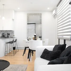 Chic 1-bedroom Retreat In Montreal's Vibrant Plateau Mont-royal Area - 3 Appartement Montréal